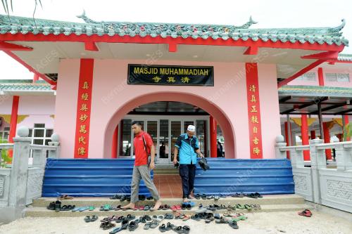 PK01_14082013_MASJID_CINA_MUSLIM