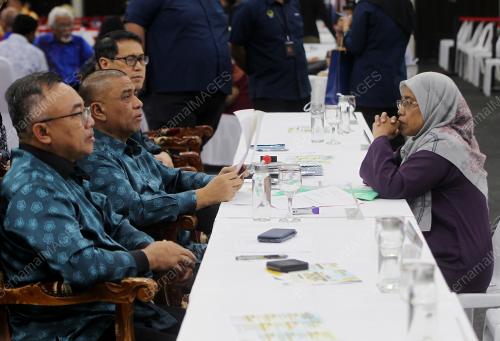 DATUK SERI SAARANI MOHAMAD