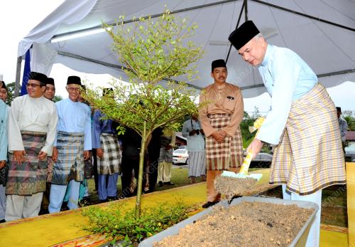PK01_16072013_RAJA_NAZRIN