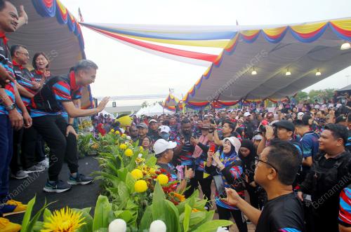 FAHMI FADZIL