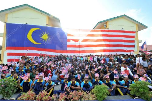 PK01_16082017_BENDERA