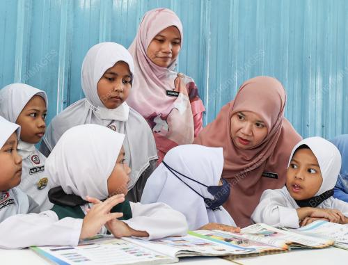 FADHLINA SIDEK