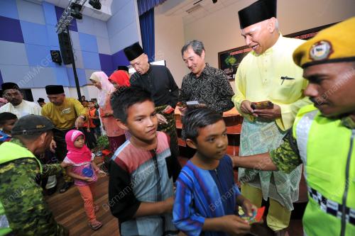 PK01_17072016_NAZRI_AZIZ