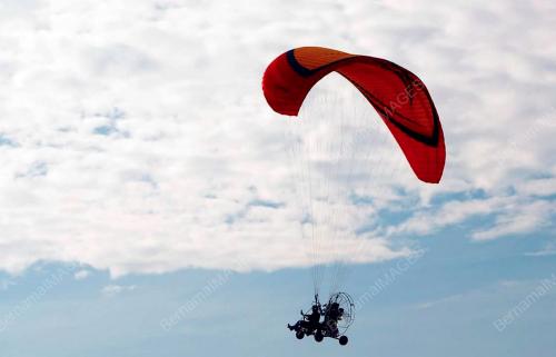 PK01_17092016_PARAMOTOR