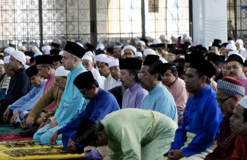 RAJA DR NAZRIN SHAH