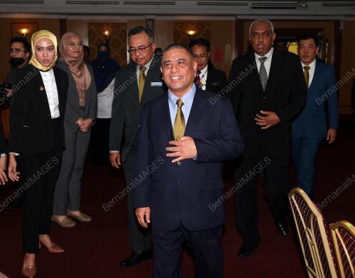 DATUK SERI SAARANI MOHAMAD