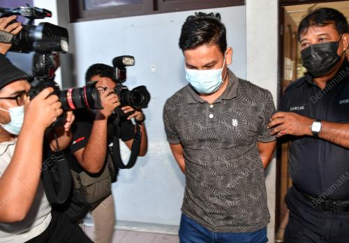 KES PEMBANTU TADBIR MEMALSUKAN DOKUMEN