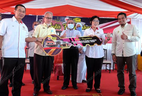 DATUK SERI DR ADHAM BABA