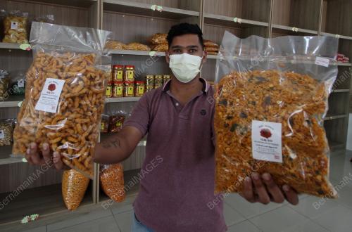 JUALAN KACANG PUTEH MEROSOT PENANGAN COVID-19