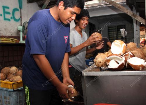 PK01_18082012_KELAPA