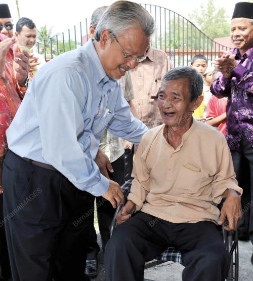 DATUK SERI HUSNI HANADZLAH