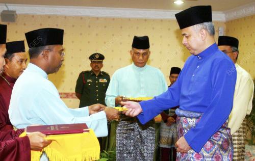 RAJA DR. NAZRIN SHAH