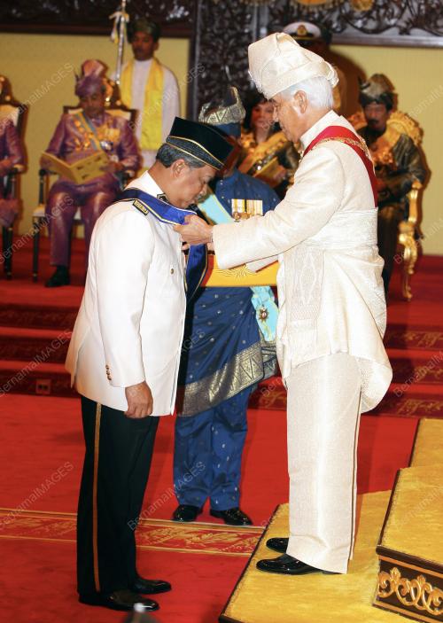 SULTAN AZLAN SHAH