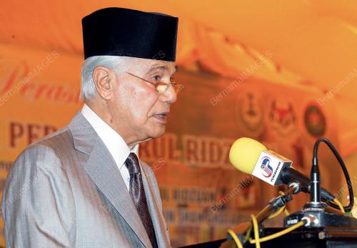 SULTAN AZLAN SHAH