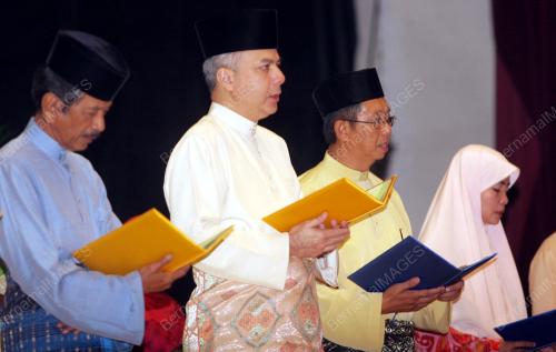 RAJA DR NAZRIN SHAH