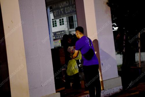 PROJEK SAHUR WITH HOMELESS