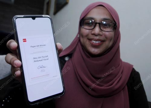SITI NAZIAH MOHAMAD NAZID