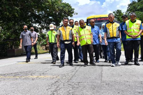 DATUK SERI SAARANI MOHAMAD