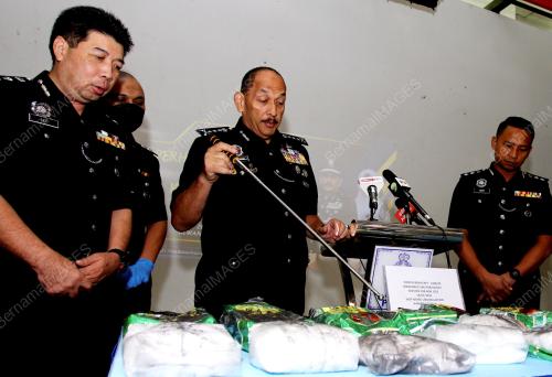 DATUK MIOR FARIDALATHRASH WAHID