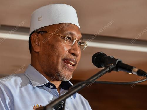 SENATOR IDRIS AHMAD