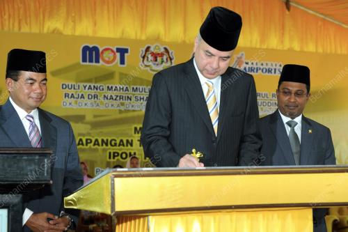 PK01_21052013_RAJA_NAZRIN