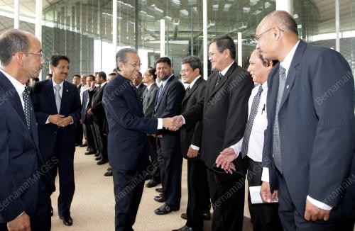 TUN MAHATHIR MOHAMAD