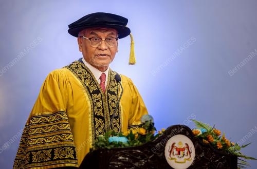DATUK SERI DR. DZULKEFLY AHMAD