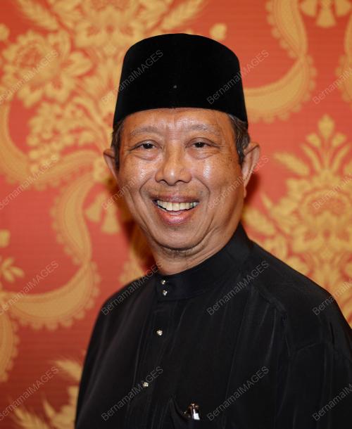 ISTIADAT MENGANGKAT SUMPAH EXCO PERAK