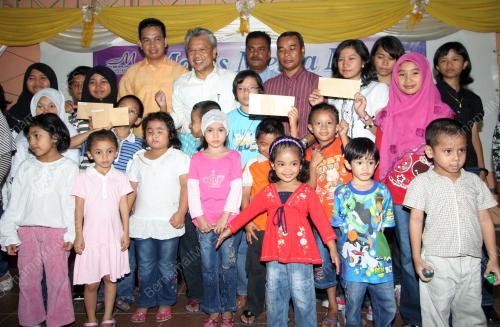 AHMAD HUSNI MOHAMAD HANADZLAH