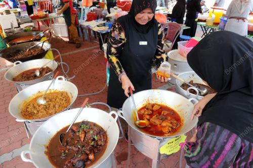 PK01_23062015_BAZAAR