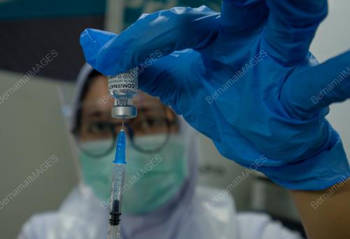PUSAT SUNTIKAN VAKSIN PETRONAS CUBPRIX