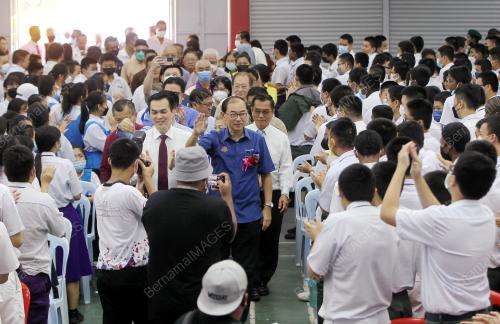 DATUK DR MAH HANG SOON