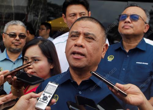 DATUK SERI SAARANI MOHAMAD
