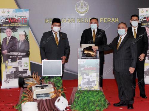 DATUK SAARANI MOHAMAD