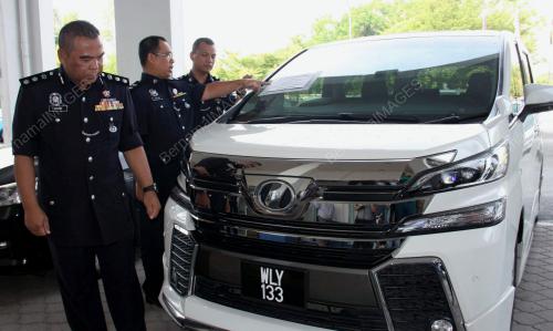 PK01_24042019_KERETA_MEWAH
