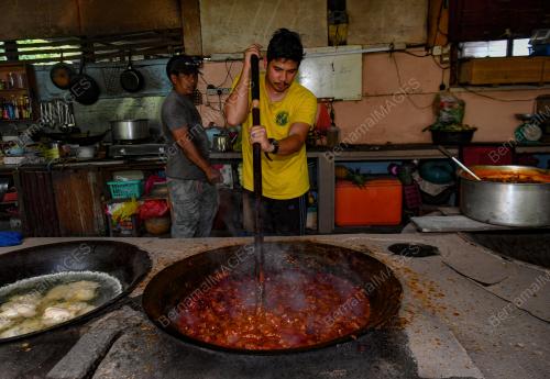 RENDANG TOK DI WAKTU PANDEMIK MASIH MENDAPAT SAMBUTAN