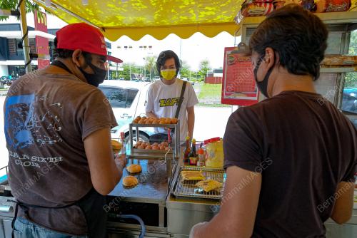 BURGER BUKAN LAGI MAKANAN MALAM
