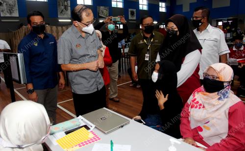 DATUK DR MAH HANG SOON