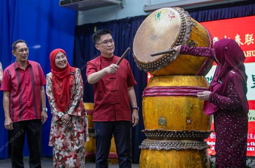 WONG KAH WOH