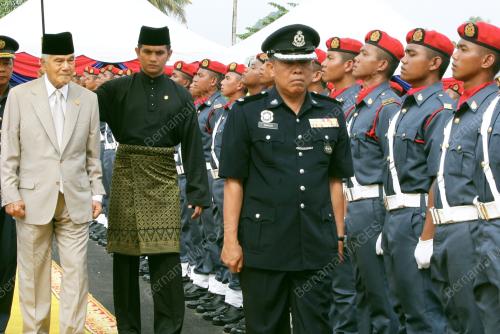 SULTAN AZLAN SHAH