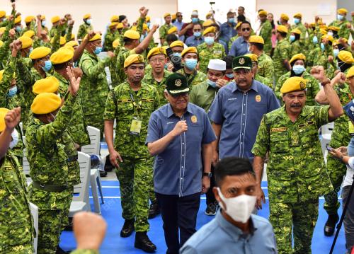 DATUK SERI HAMZAH ZAINUDDIN