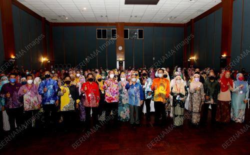 DATUK SERI SAARANI MOHAMAD