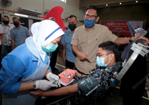 DATUK SERI AHMAD FAIZAL AZUMU
