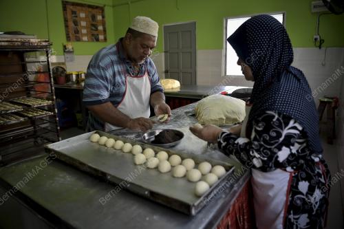KILANG ROTI MOKHTAR