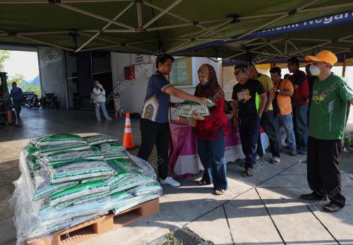 JUALAN BERAS PUTIH TEMPATAN