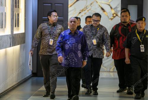 DATUK SERI SAARANI MOHAMAD