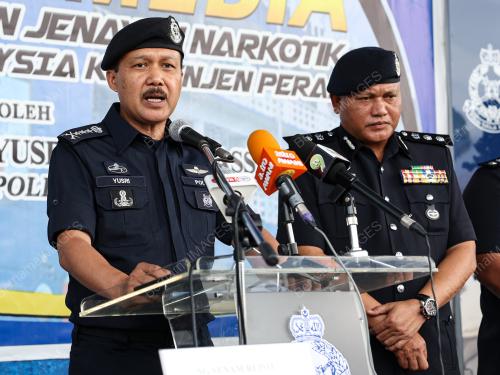 DATUK SERI MOHD YUSRI HASSAN BASRI