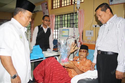 MOHD NIZAR ZAKARIA