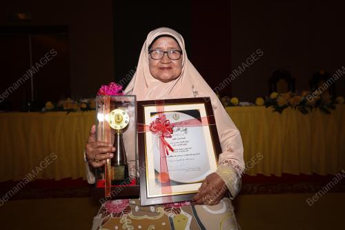 PENERIMA ANUGERAH KELUARGA MITHALI