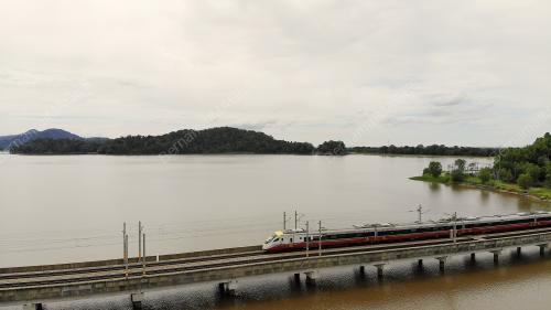 LANDASAN KERETA API TASIK BUKIT MERAH